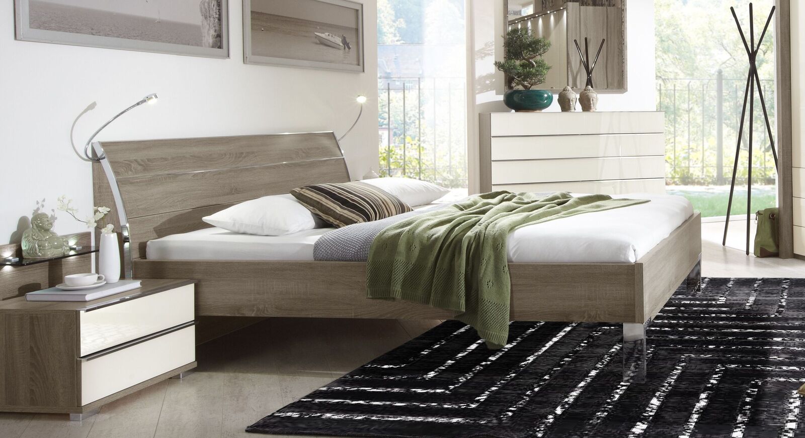 Bett 180x200 cm in Trüffeleiche-Dekor Zierelemente Chrom Bett 180x200 cm in Trüffeleiche-Dekor Zierelemente Chrom